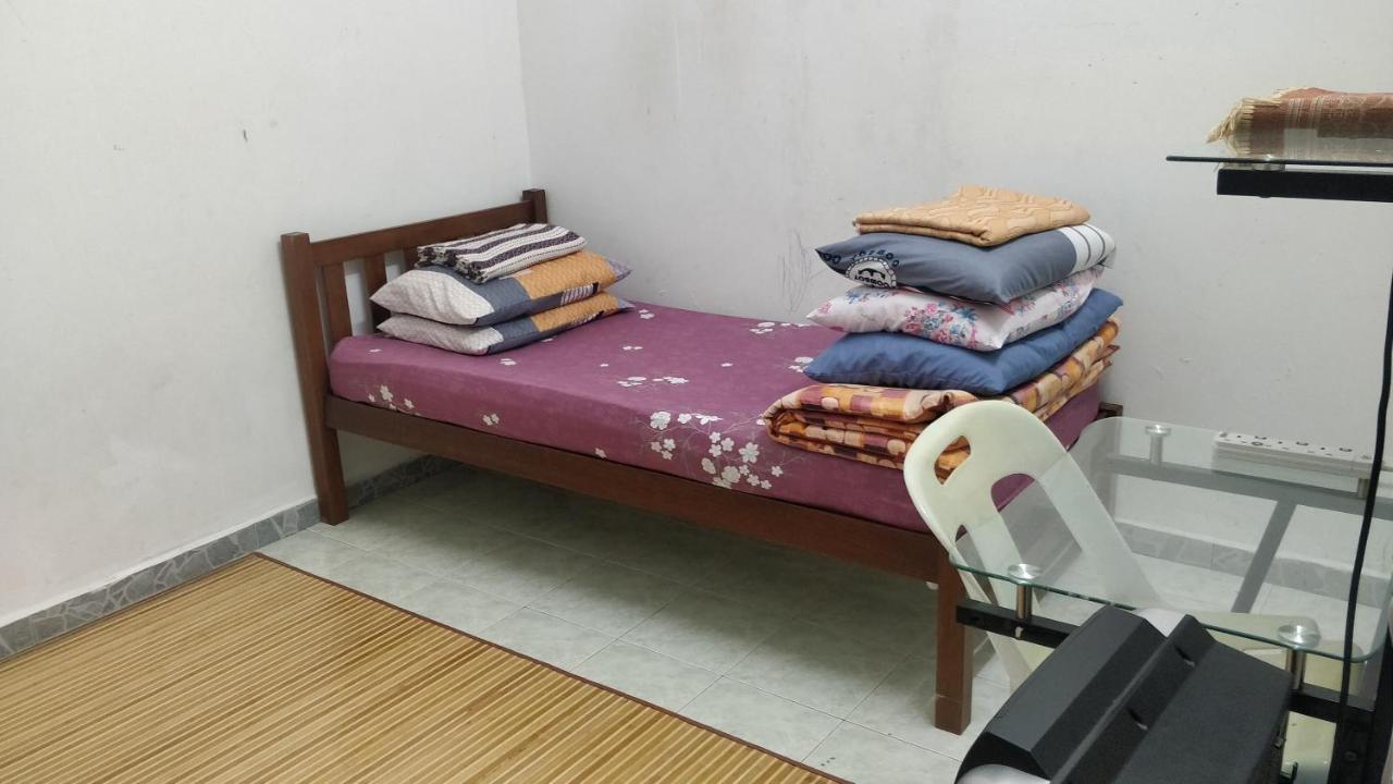 Homestay Budget Lenggong Kampong Ulu Jepai エクステリア 写真